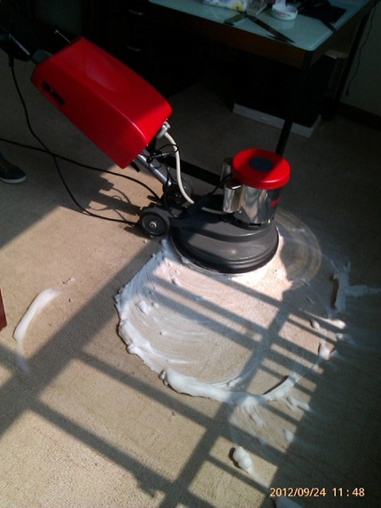 华夏酒厂羊毛地毯电子打泡干洗