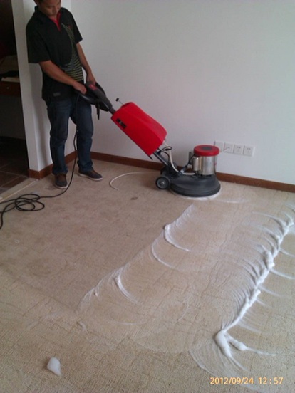 羊毛地毯打泡清洗