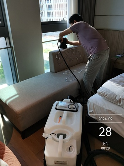 金帆万源酒店客房布艺沙发清洗